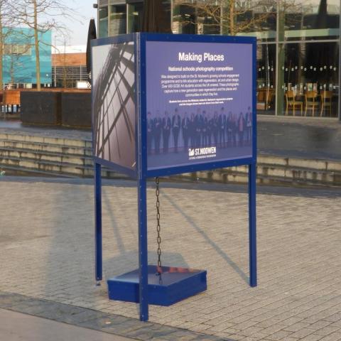 St. Modwen portable triangular exterior displays